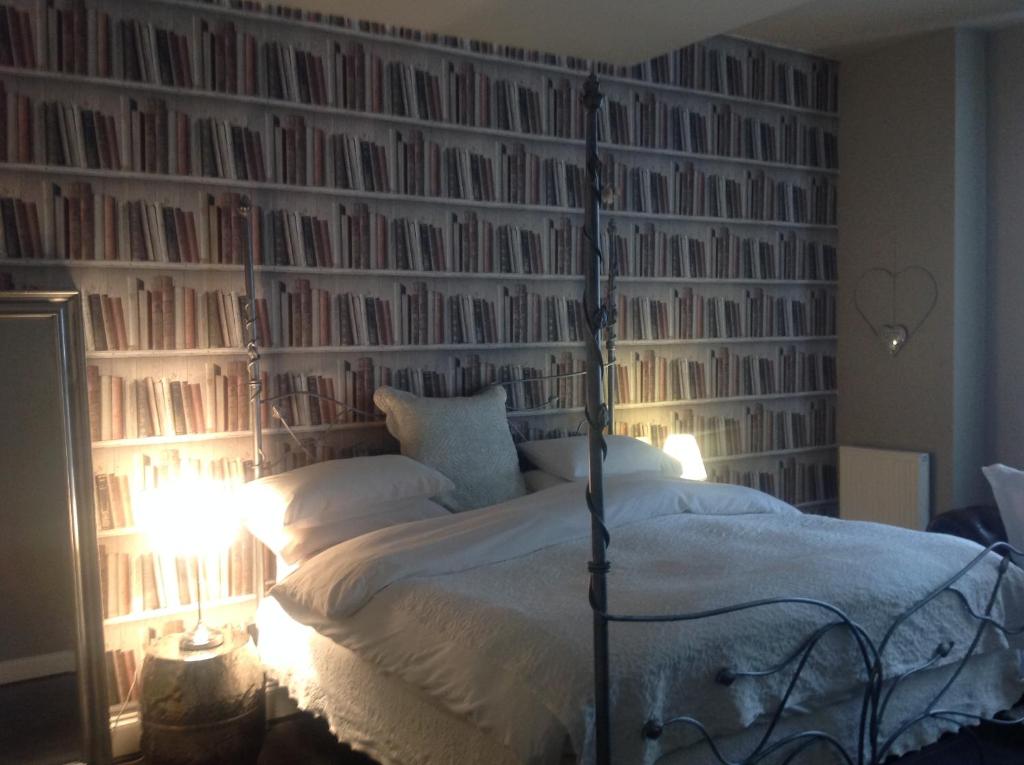 A Room in the City - West (formerly Luxury Central B&B) room 5